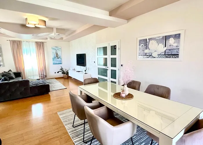 Lupe Διαμέρισμα *